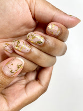 Load image into Gallery viewer, Golden Soirée Nail Wraps
